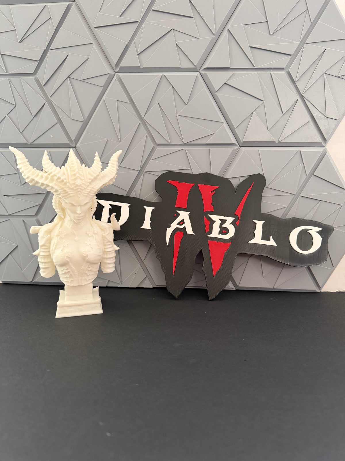 Diablo IV Lilith & Sign Set